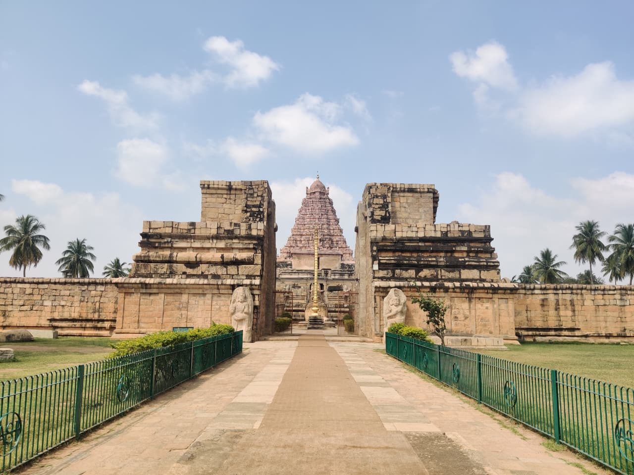 Gangaikondacholapuram temple gopuram, Chola capital